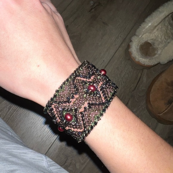 Love Heals green and purple beaded bracelet - Picture 2 of 6